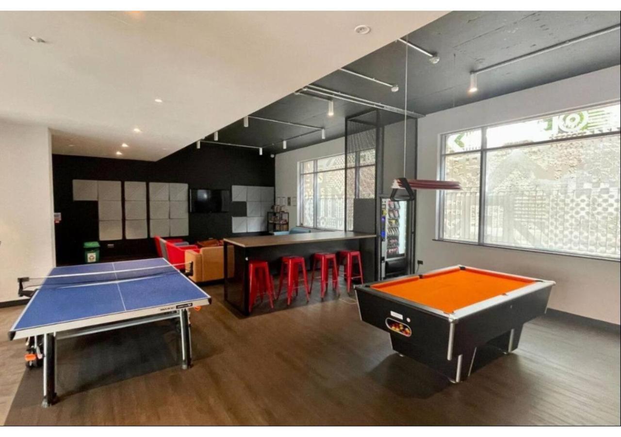 Joivy Affordable Dublin Thomas Street - Adults Only Apartment Екстериор снимка